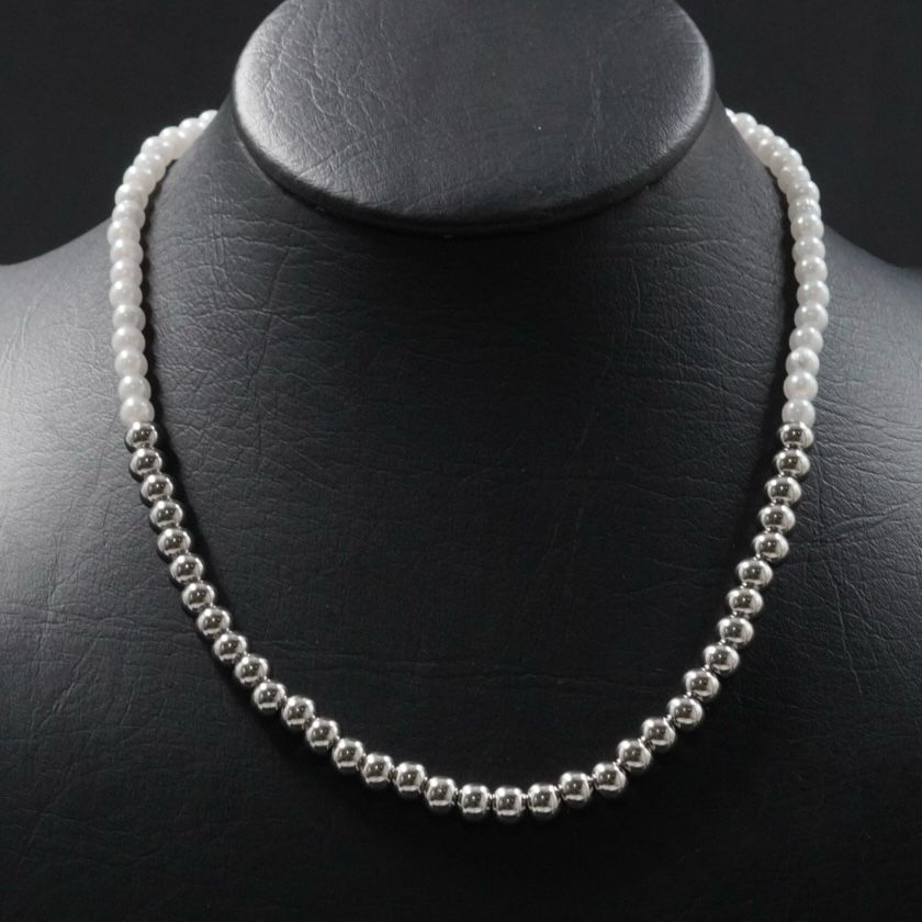 COLLAR PERLAS BLANCO PLATEADO MITAD